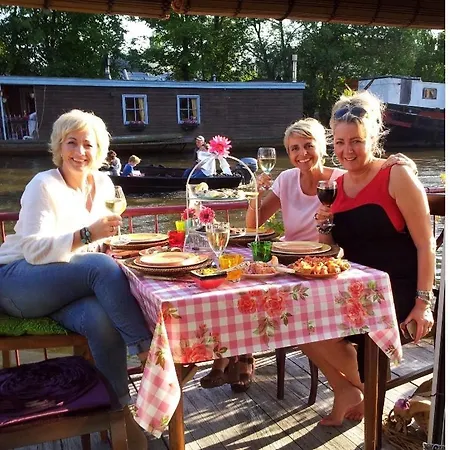 Anna's Houseboat * Amsterdam