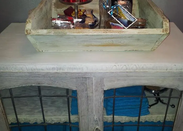 Anna's Houseboat Konukevi *