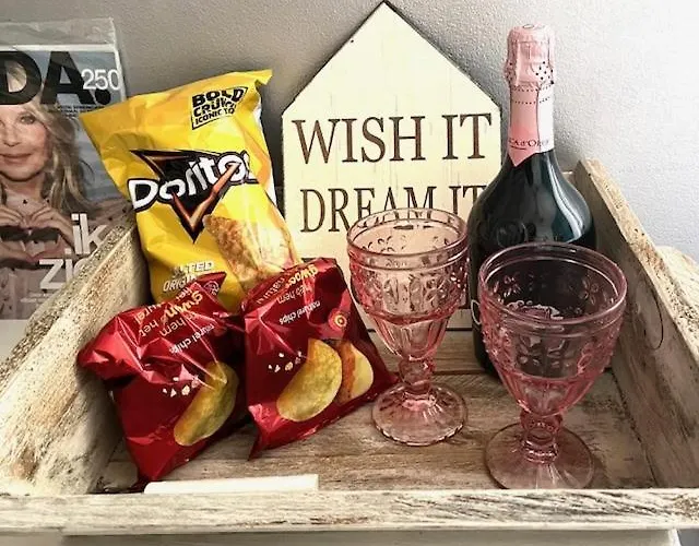 Konukevi Anna's Houseboat Amsterdam