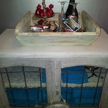 Anna's Houseboat לינה וארוחת בוקר *